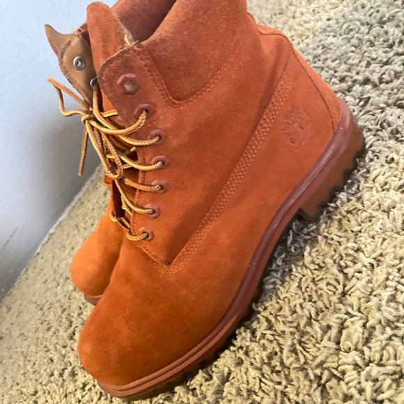 Burnt orange Timberlands. - Picture 3 of 7